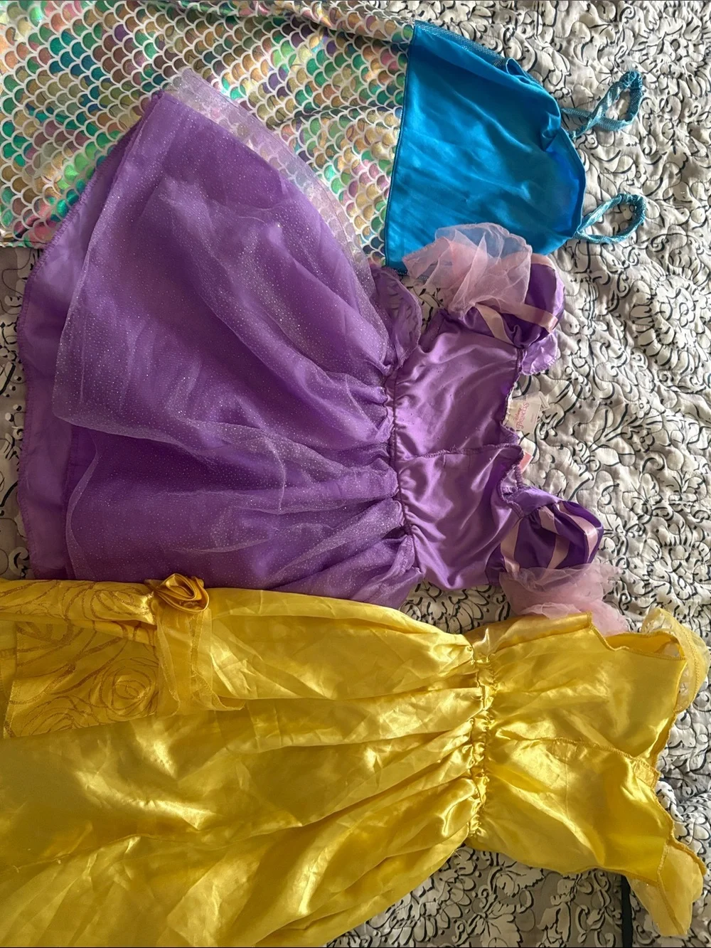 Sparkling Mermaid,Princess’s Belle and Rapunzel costumes with snack container